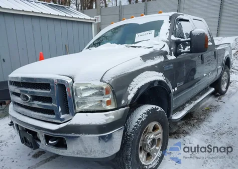 2005 Ford F-250 Lariat/Xl/Xlt из США, поврежденный, VIN 1FTSW21P05EA15266